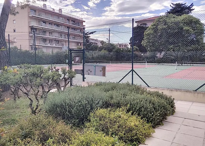 Chateau De La Pinede شقة جوان ليه باه