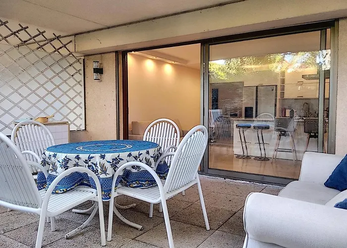 Appartement Chateau De La Pinede Juan-les-Pins